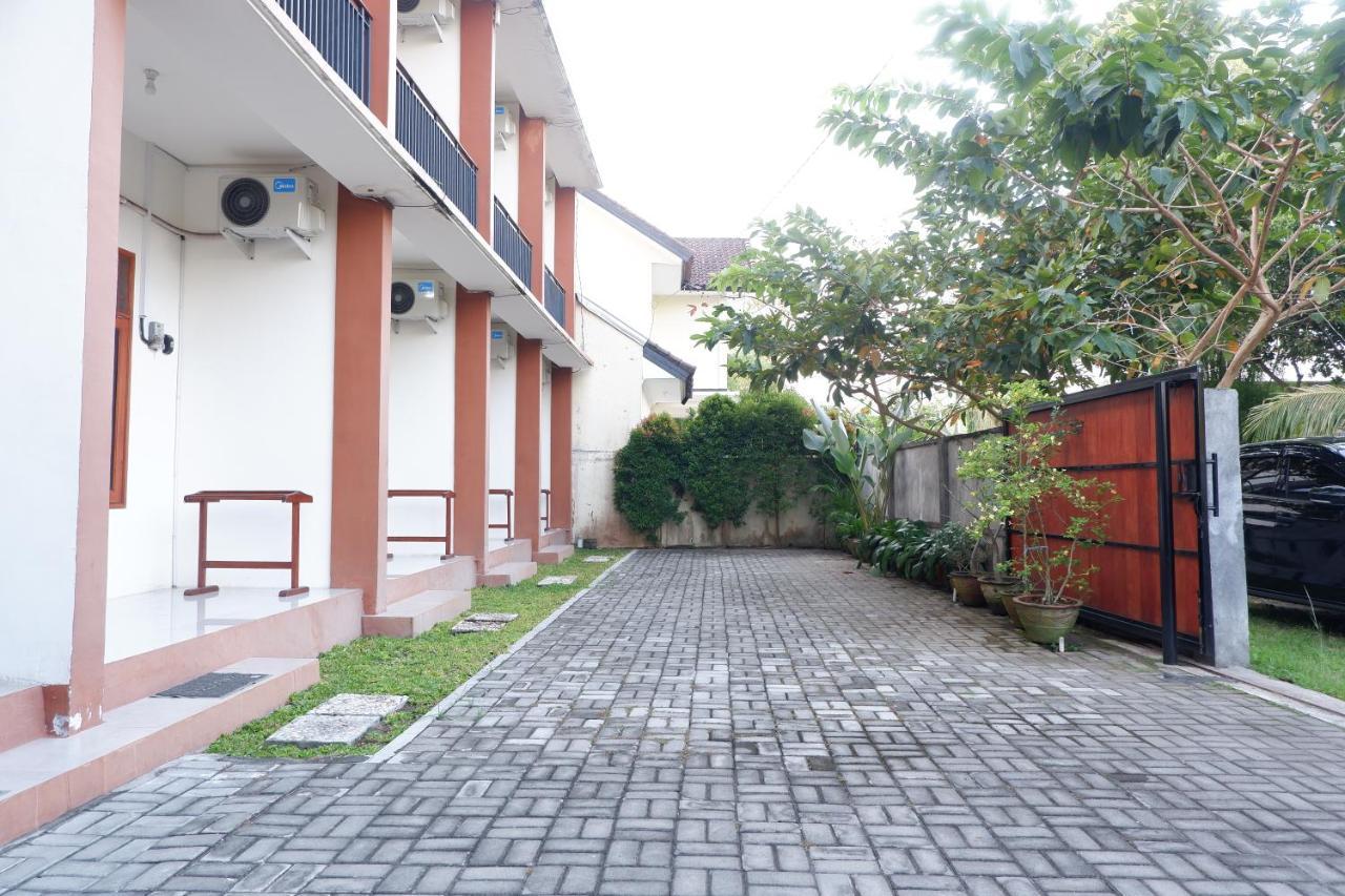 Reddoorz At Bale Eja Syariah Senggigi Appartement Montongbuwoh Buitenkant foto